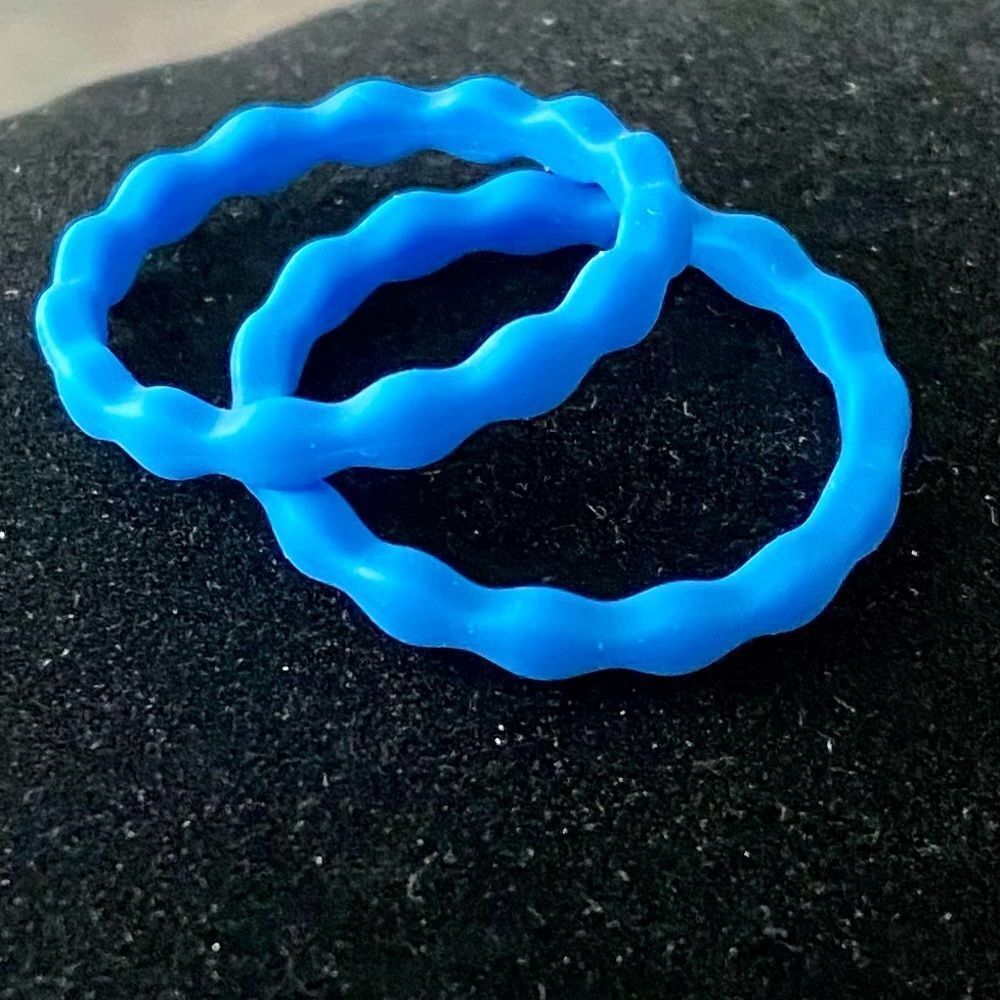 Stackable Blue Wave Silicone Rings Set 2pcs - Picture 3 of 4